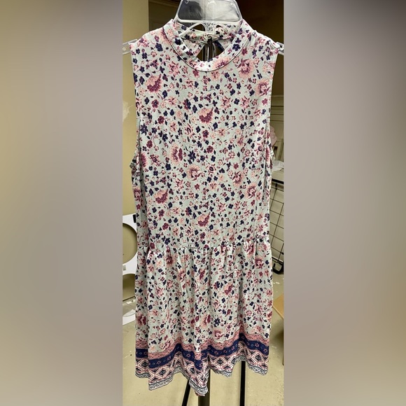 Xhilaration Floral romper with pockets size XS - Picture 1 of 9